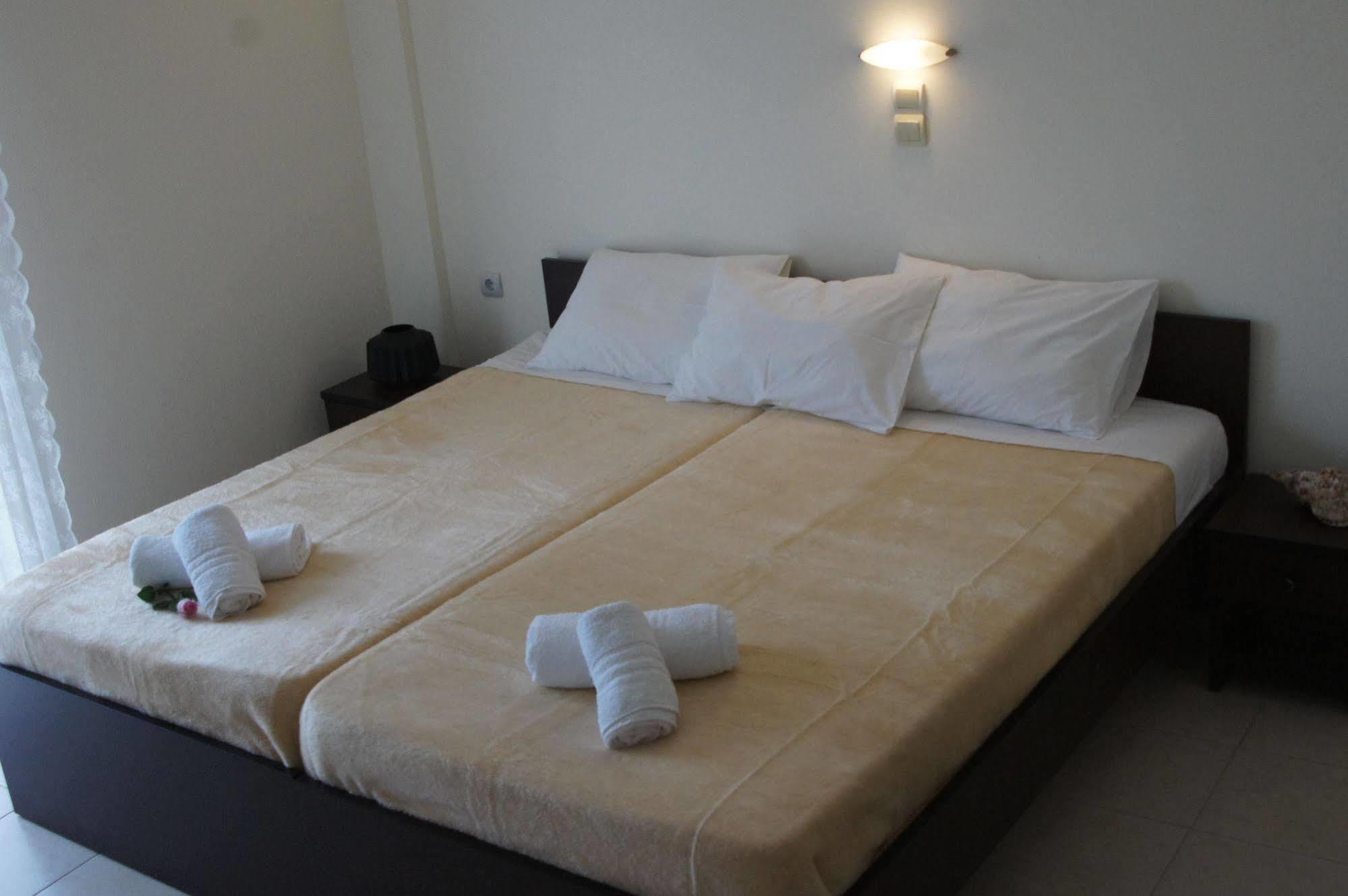 Porto Marathos Hotel Marathopoli Bagian luar foto